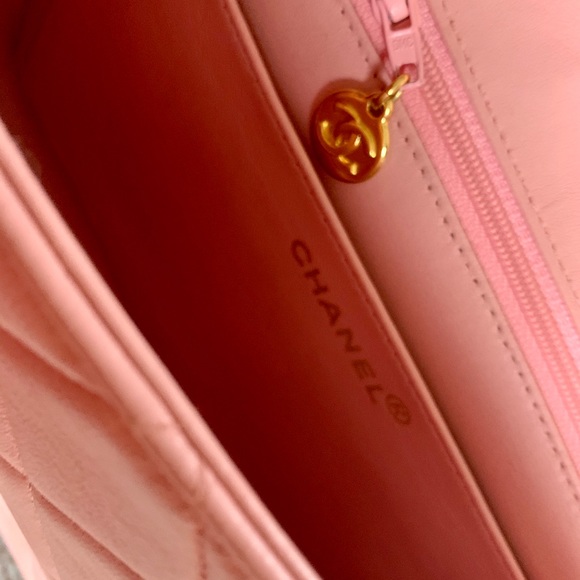 Chanel medium Classic quilted single flap bag - Picture 7 of 13